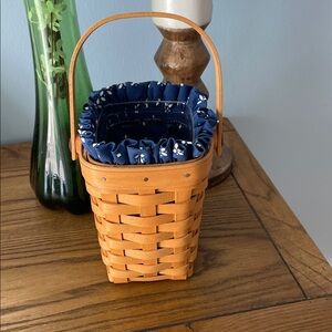 Longaberger 1998 Horizon of Hope Basket with a Handle and Classic Blue Liner